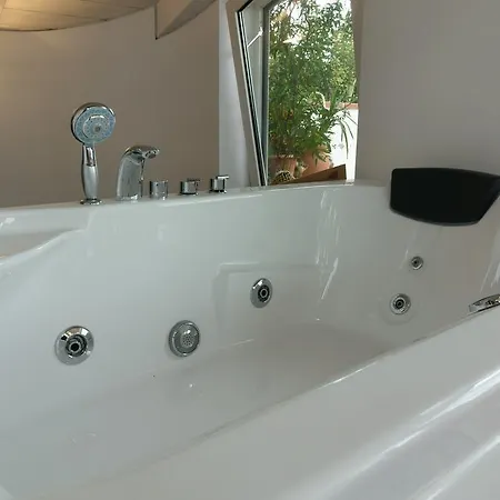 فندق مبيت وإفطار Amadeus Luxury *